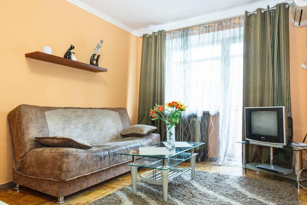 Apartment On Sobornyi Avenue 143 Near Intourist Hotel Zaporizhia Buitenkant foto